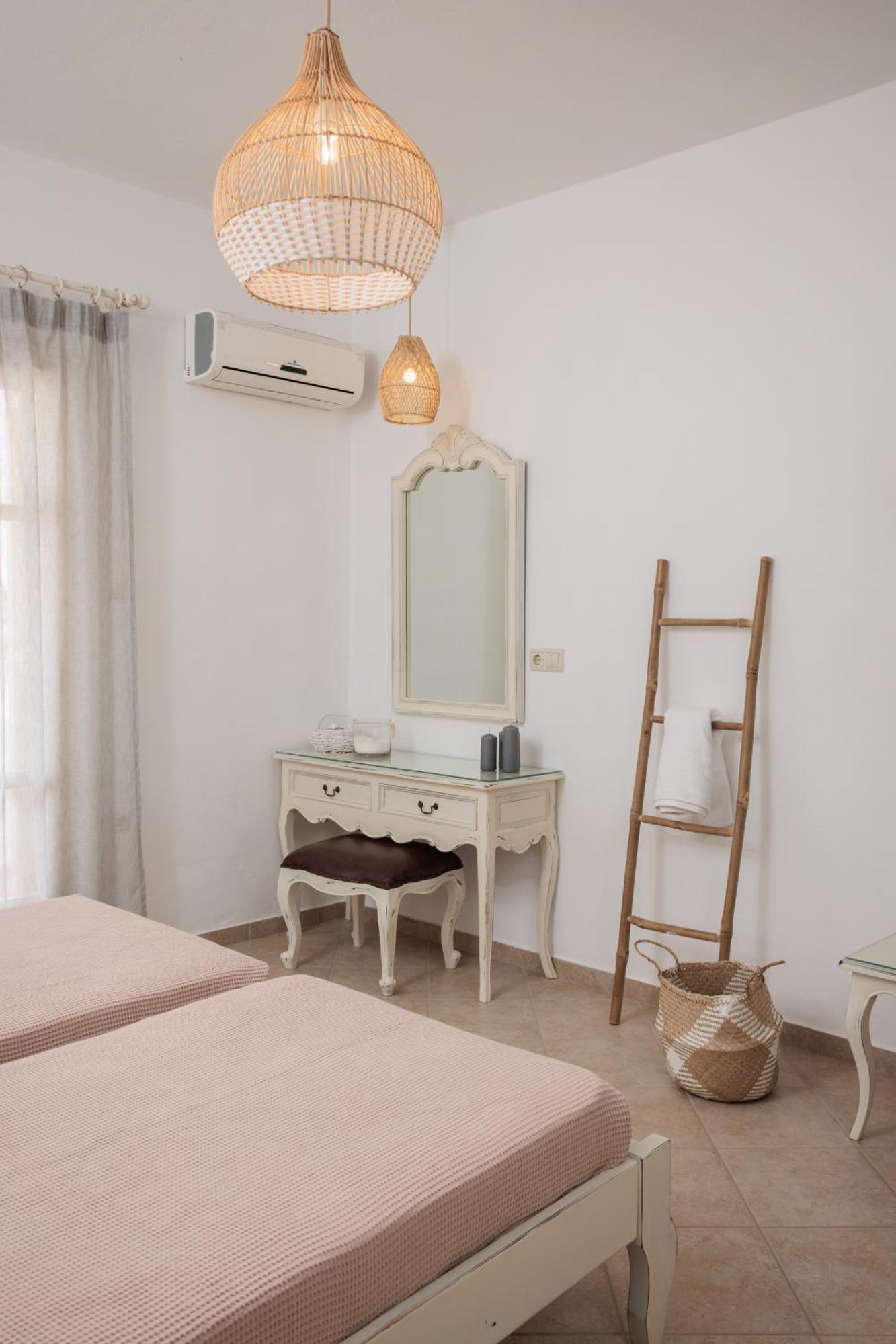 Maria'S Rooms & Studios Agia Anna  Екстериор снимка
